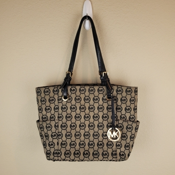 (1308)  Beautiful MICHAEL Michael Kors Womens Handbag - Picture 14 of 14